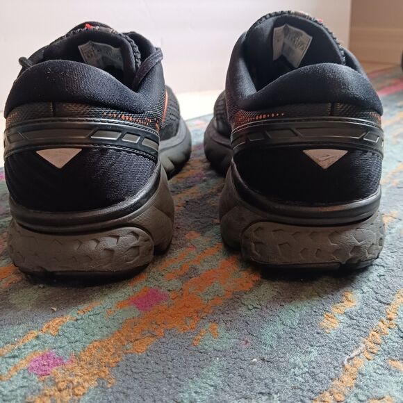 Brooks Ghost 11 Gore-Tex Running Shoe Men size 9.5D Black Orange Sneaker - Picture 4 of 10